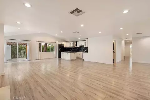 Living - 18646 Ingomar, Reseda, CA 91335 photo 5 of 11