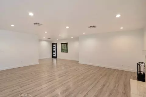 Living - 18646 Ingomar, Reseda, CA 91335 photo 9 of 11