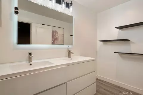Bath - 18646 Ingomar, Reseda, CA 91335 photo 3 of 6