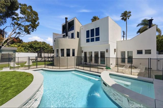 845 11th, Manhattan Beach, CA 90266
