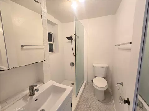 Bath - 455 E Ocean Blvd #515, Long Beach, CA 90802 photo 1 of 2