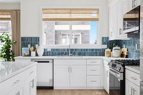 Kitchen - 641 E Mission Blvd, Pomona, CA 91766 photo 2 of 4