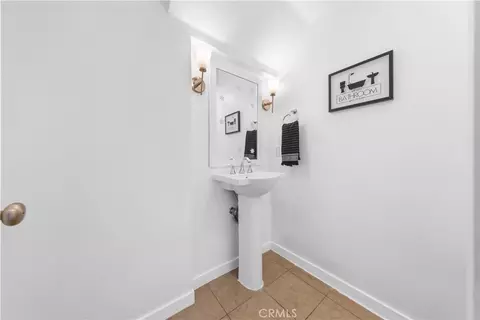 Bath - 109 Tallowood, Irvine, CA 92620 photo 1 of 2