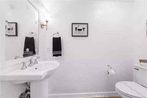 Bath - 109 Tallowood, Irvine, CA 92620 photo 2 of 2