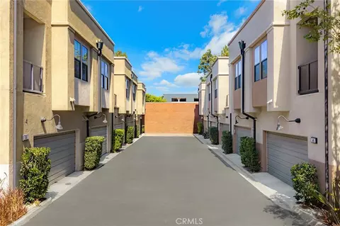 Exterior - 551 W Maple Ave, Orange, CA 92868 photo 5 of 5
