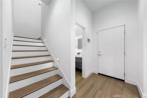 Entry Way - 551 W Maple Ave, Orange, CA 92868 photo 3 of 4