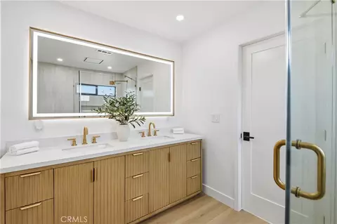 Bath - 4334 E Ruth Pl, Orange, CA 92869 photo 3 of 7