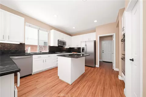 Kitchen - 45277 Chateau Ct, Temecula, CA 92592 photo 1 of 2