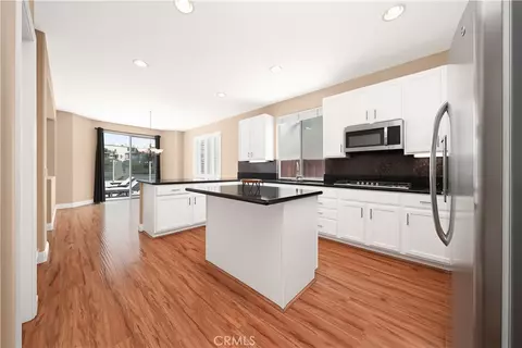 Kitchen - 45277 Chateau Ct, Temecula, CA 92592 photo 2 of 2
