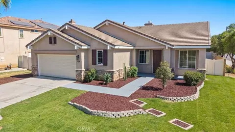 1281 Sugar Maple Ln, Perris, CA 92571 photo 2