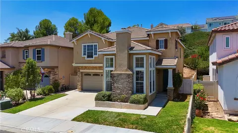 Exterior - 28549 Silverking Trl, Santa Clarita, CA 91390 photo 8 of 11