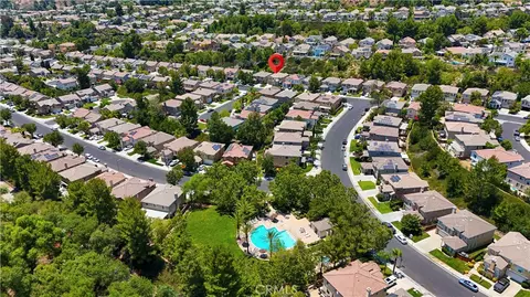 View/Area - 28549 Silverking Trl, Santa Clarita, CA 91390 photo 18 of 19