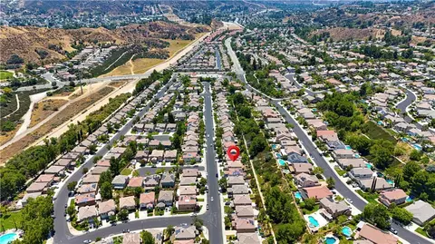 View/Area - 28549 Silverking Trl, Santa Clarita, CA 91390 photo 5 of 19