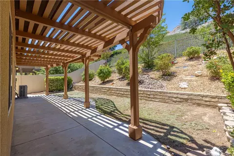 Exterior - 28549 Silverking Trl, Santa Clarita, CA 91390 photo 3 of 11
