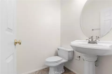 Bath - 28549 Silverking Trl, Santa Clarita, CA 91390 photo 1 of 3