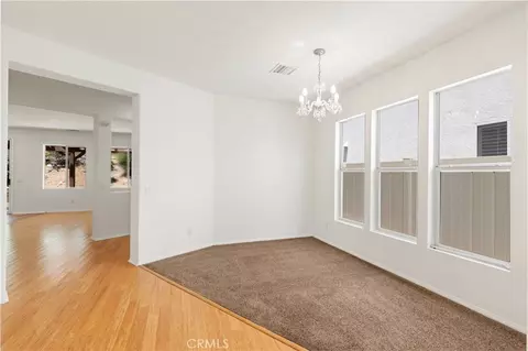 Living - 28549 Silverking Trl, Santa Clarita, CA 91390 photo 2 of 10