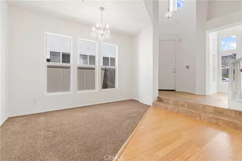 Living - 28549 Silverking Trl, Santa Clarita, CA 91390 photo 4 of 10