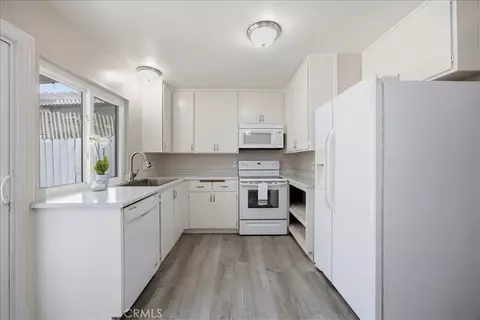 Kitchen - 793 Ottawa, Placentia, CA 92870 photo 2 of 3