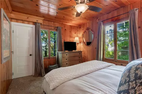 Bedroom - 270 Flower Dr, Lake Arrowhead, CA 92352 photo 2 of 8
