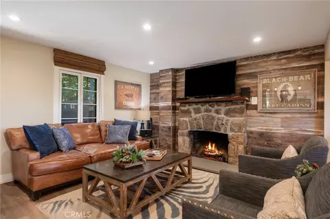 Living - 270 Flower Dr, Lake Arrowhead, CA 92352 photo 3 of 3