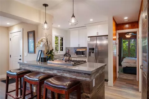 Kitchen - 270 Flower Dr, Lake Arrowhead, CA 92352 photo 2 of 6