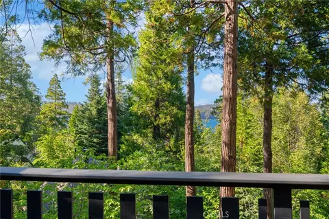 View/Area - 270 Flower Dr, Lake Arrowhead, CA 92352 photo 2 of 7