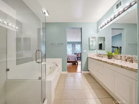 Bath - 95 Duet, Irvine, CA 92603 photo 1 of 3