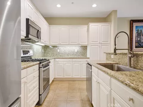 Kitchen - 95 Duet, Irvine, CA 92603 photo 3 of 5