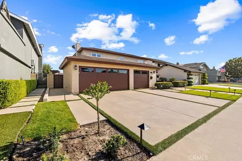 6792 Loyola Dr, Huntington Beach, CA 92647