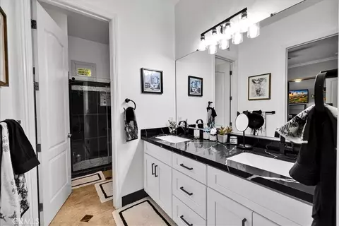 Bath - 16176 Graceful Ct, Riverside, CA 92504 photo 3 of 6
