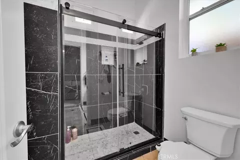 Bath - 16176 Graceful Ct, Riverside, CA 92504 photo 4 of 6