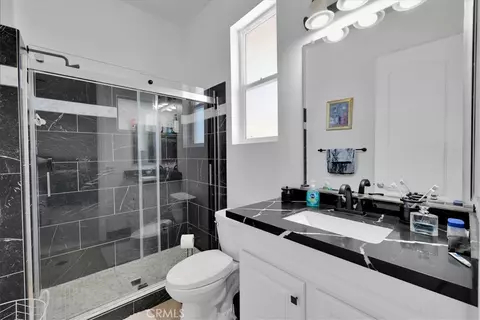 Bath - 16176 Graceful Ct, Riverside, CA 92504 photo 2 of 6
