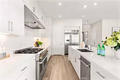 Kitchen - 100 Walworth, Lake Forest, CA 92630 photo 3 of 5