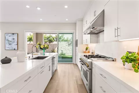 Entry Way - 100 Walworth, Lake Forest, CA 92630 photo 3 of 8
