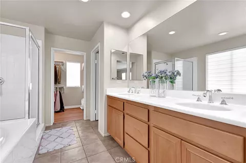 Bath - 4244 Windspring, Corona, CA 92883 photo 3 of 5