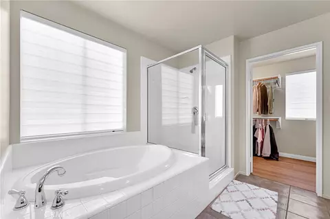 Bath - 4244 Windspring, Corona, CA 92883 photo 4 of 5