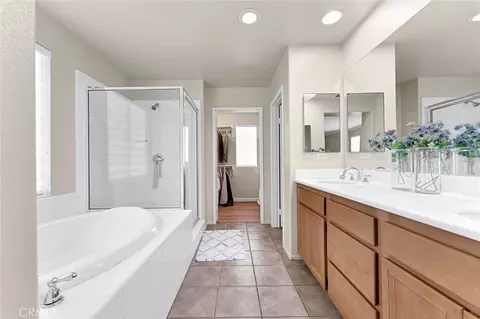 Bath - 4244 Windspring, Corona, CA 92883 photo 2 of 5
