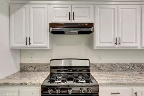 Kitchen - 402 E Glendale Dr, Orange, CA 92865 photo 4 of 8