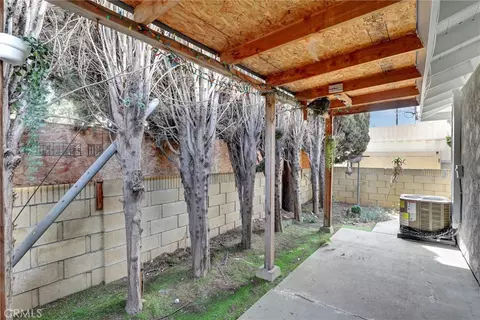 Exterior - 402 E Glendale Dr, Orange, CA 92865 photo 6 of 6