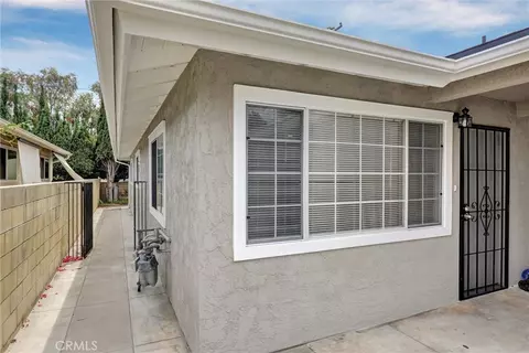 Exterior - 402 E Glendale Dr, Orange, CA 92865 photo 5 of 6
