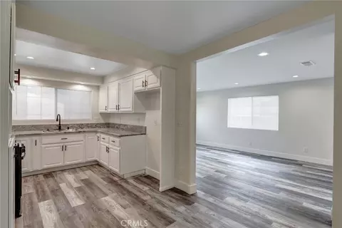 Entry Way - 402 E Glendale Dr, Orange, CA 92865 photo 1 of 4