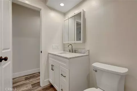 Bath - 402 E Glendale Dr, Orange, CA 92865 photo 2 of 9