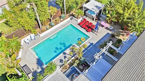 17982 Dellglen Cir, Huntington Beach, CA 92647