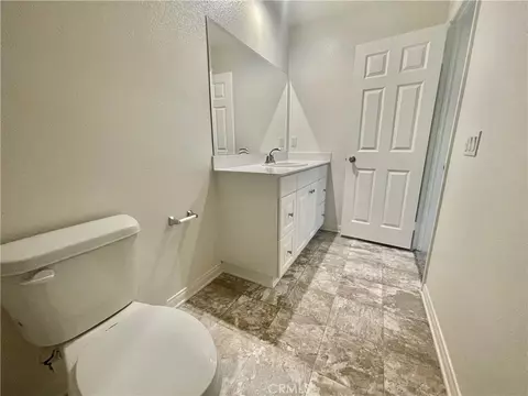 Bath - 20011 Lemonscent Dr, Riverside, CA 92507 photo 2 of 4