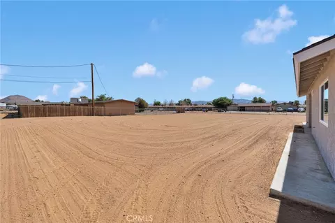 Exterior - 20448 Sago Ln, Apple Valley, CA 92307 photo 5 of 10