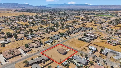 View/Area - 20448 Sago Ln, Apple Valley, CA 92307 photo 3 of 11