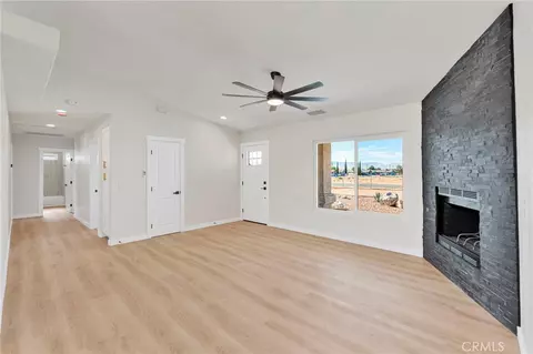 Living - 20448 Sago Ln, Apple Valley, CA 92307 photo 3 of 4