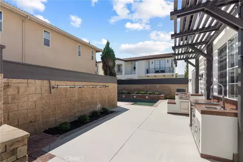 Exterior - 267 Mesa Dr, Costa Mesa, CA 92627 photo 6 of 8