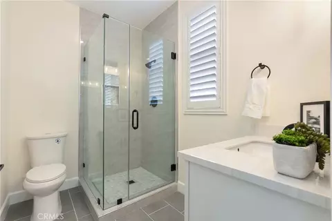 Bath - 267 Mesa Dr, Costa Mesa, CA 92627 photo 3 of 4