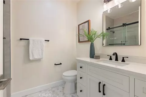 Bath - 267 Mesa Dr, Costa Mesa, CA 92627 photo 4 of 4